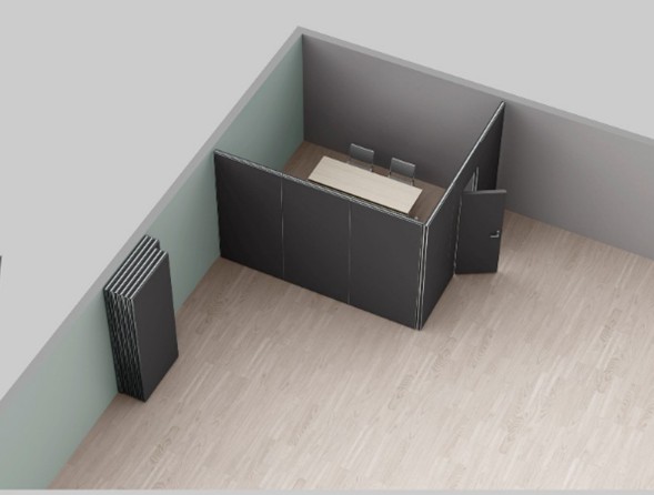 スライディングウォールで空間を仕切る多目的スペースの間仕切り前の様子